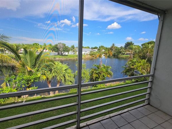 65 NE 202nd Ter , Unit Q30, North Miami Beach, FL 33179
