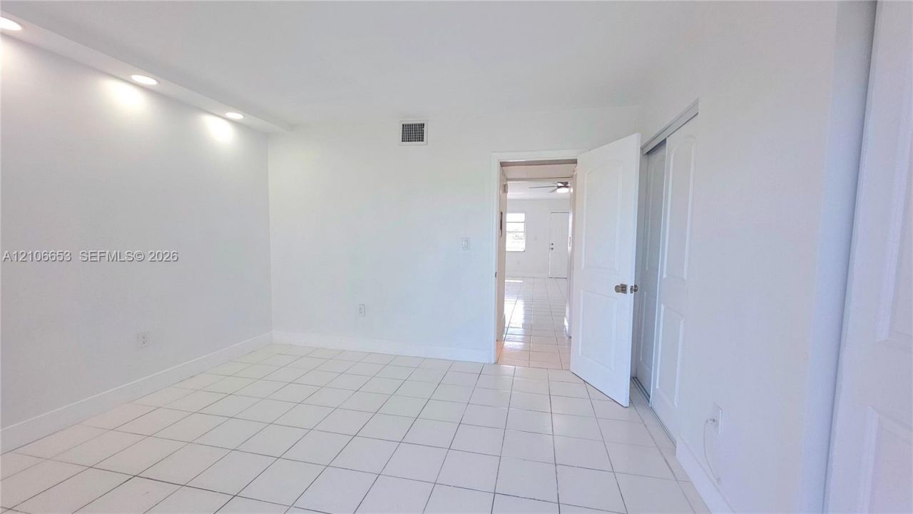65 NE 202nd Ter , Unit Q30, North Miami Beach, FL 33179 Photo