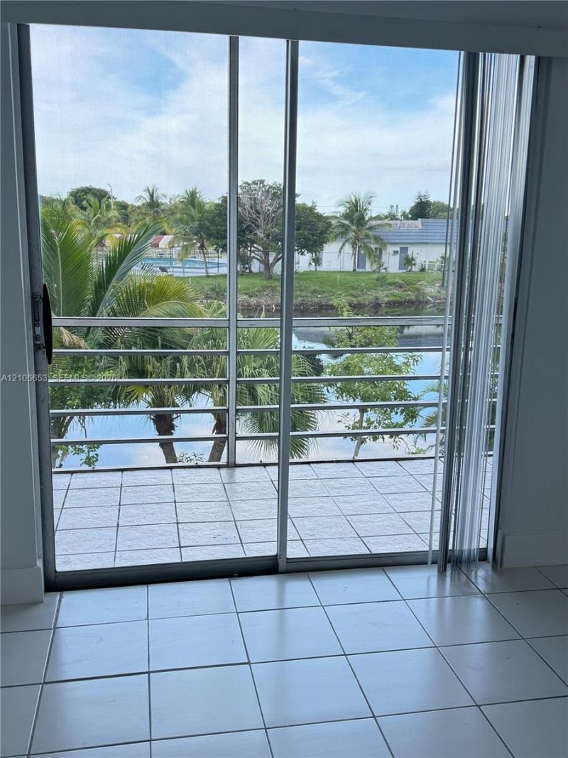 65 NE 202nd Ter , Unit Q30, North Miami Beach, FL 33179 Photo