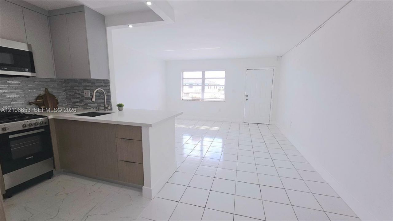 65 NE 202nd Ter , Unit Q30, North Miami Beach, FL 33179 Photo
