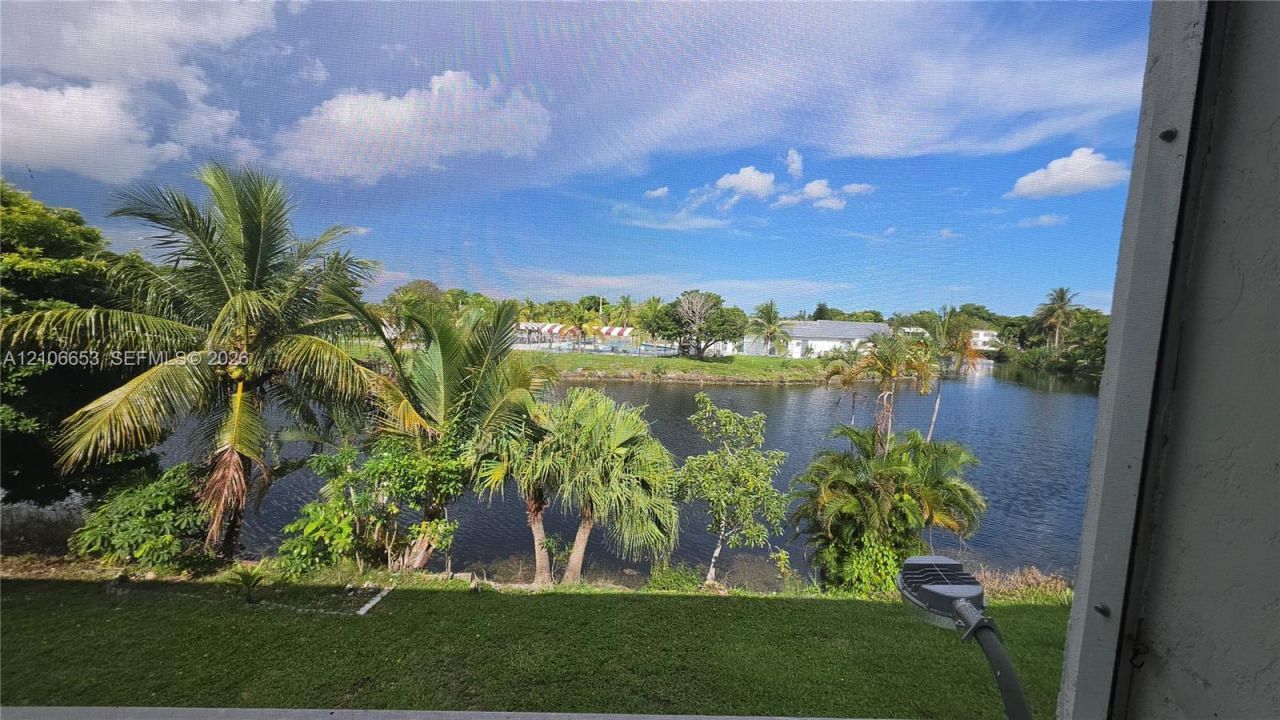 65 NE 202nd Ter , Unit Q30, North Miami Beach, FL 33179 Photo