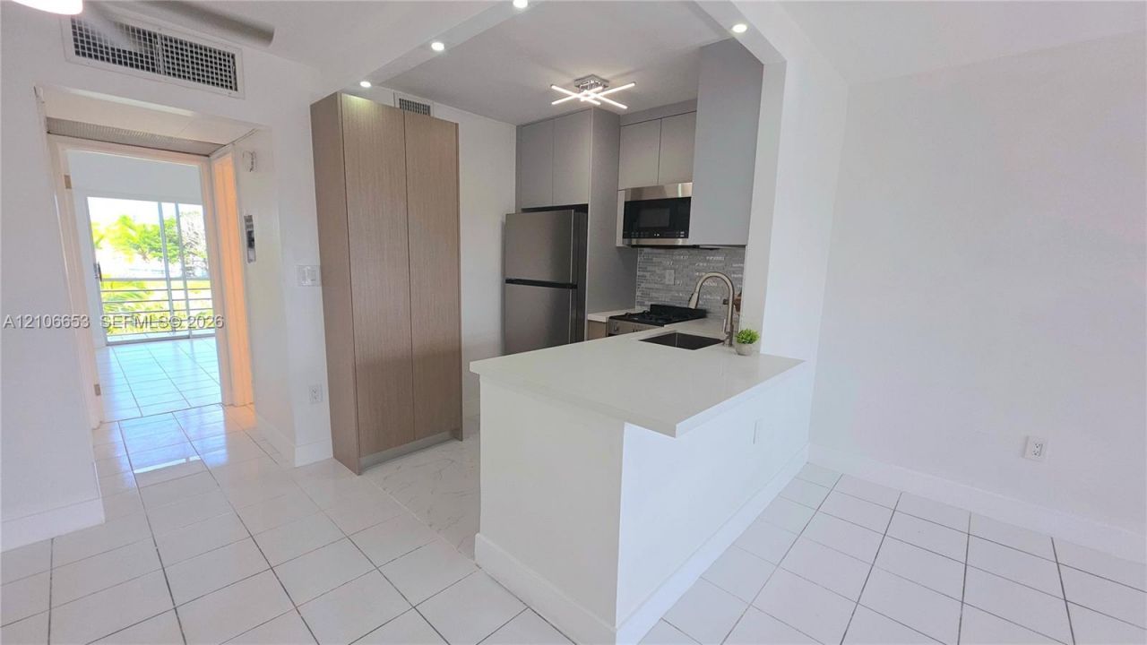 65 NE 202nd Ter , Unit Q30, North Miami Beach, FL 33179 Photo