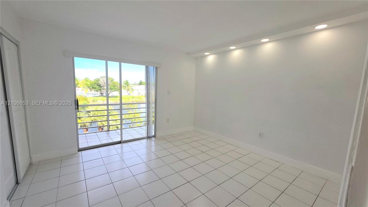 65 NE 202nd Ter , Unit Q30, North Miami Beach, FL 33179 Photo