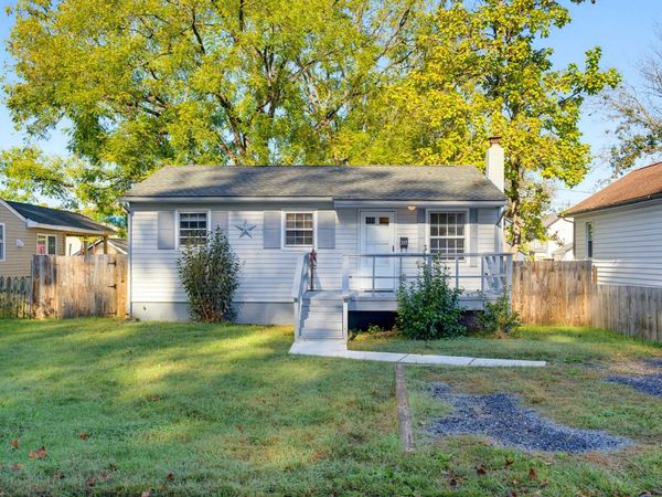 217 S WINCHESTER AVE, WAYNESBORO, VA 22980