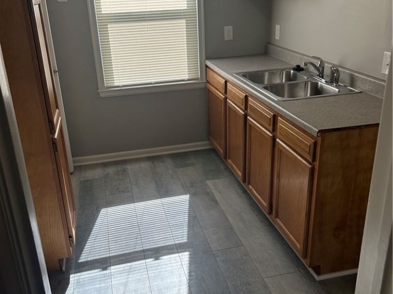 208 E Catawba Avenue, Akron, OH 44301 Photo 2