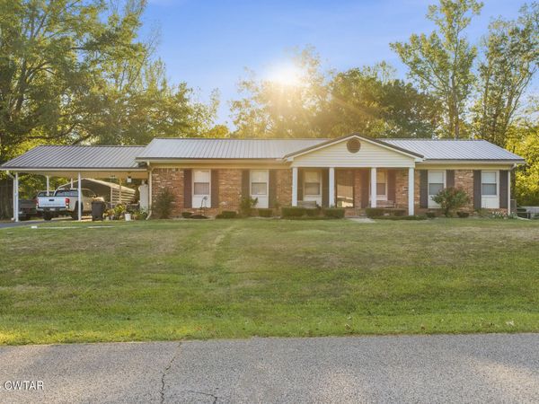 164 Hillhurst Drive, Selmer, TN 38375