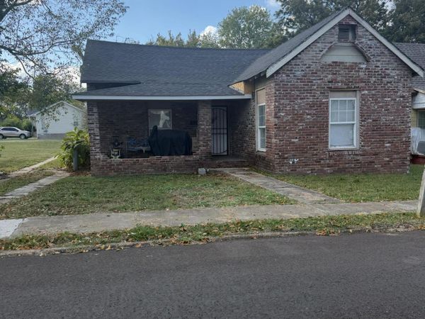 707 N Hays Avenue , Jackson, TN 38301