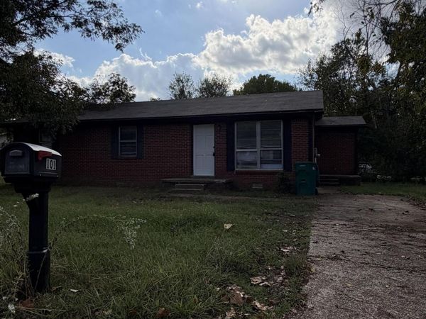 101 Charlotte Drive , Jackson, TN 38301