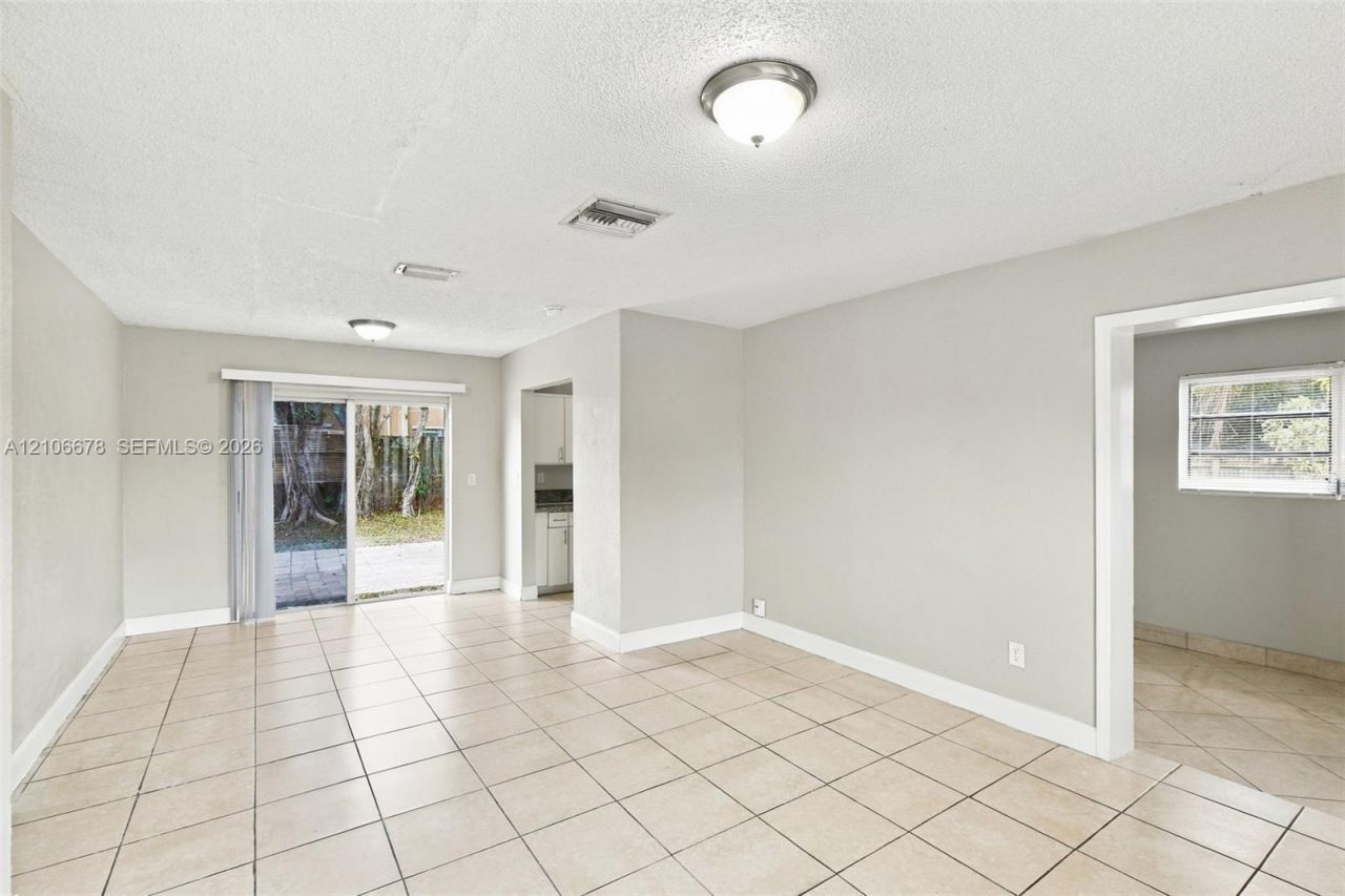 7060 Hood St, Hollywood, FL 33024 Photo