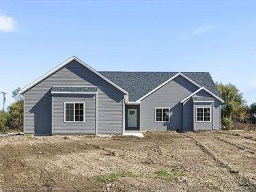 6527 McKinley Road, Cottrellville Township, Mi 48039