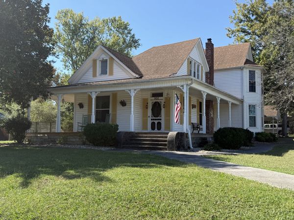900 Georgia Ave , Etowah, TN 37331
