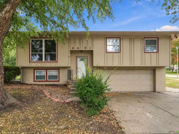 2421 Ammon Avenue, Lincoln, NE 68507