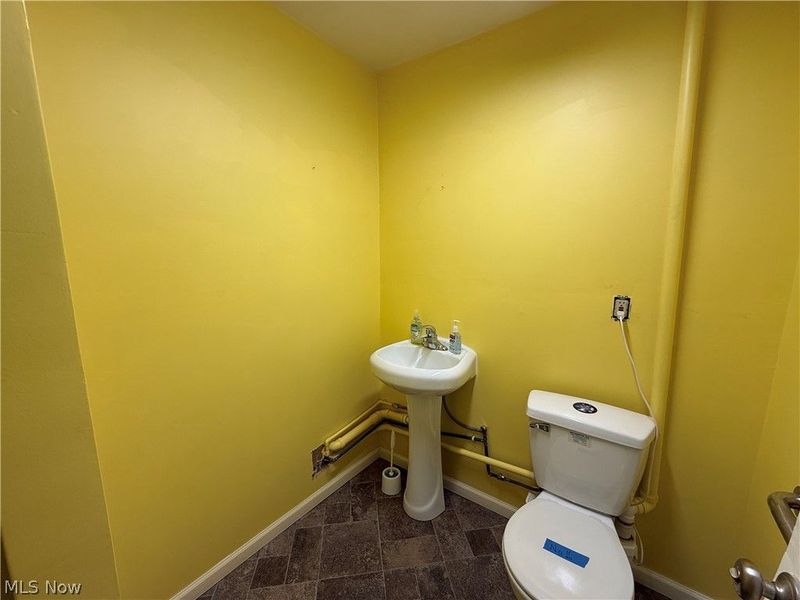 781 Lovers Lane, Akron, OH 44306 Photo 13