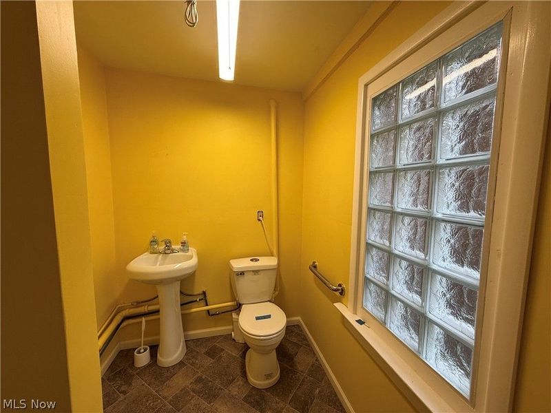 781 Lovers Lane, Akron, OH 44306 Photo 15