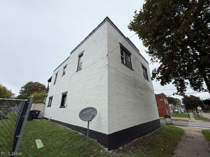 781 Lovers Lane, Akron, OH 44306 Photo 6