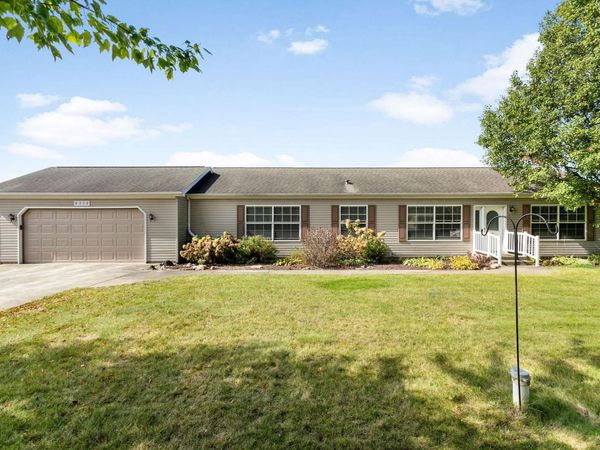 8272 N 850 E, New Carlisle, IN 46552