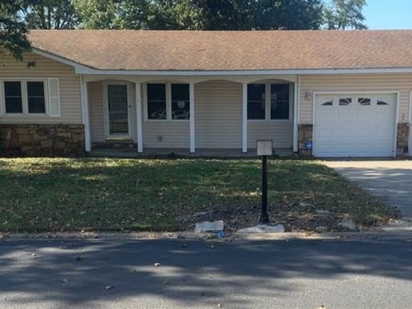 909 Glenn Drive, Sikeston, MO 63801