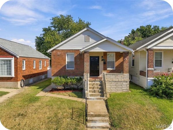 4151 Quincy Street , St Louis, MO 63116