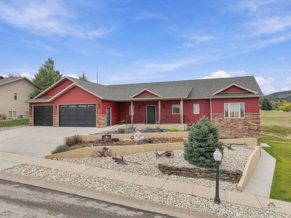 1817 COUNTRY OAKS LN, Spearfish, SD 57783