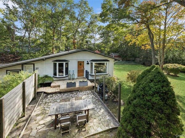 27 Ocean Avenue , Hampton Bays, NY 11946