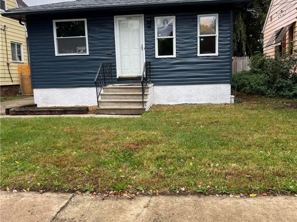 12530 North Road , Cleveland, OH 44111