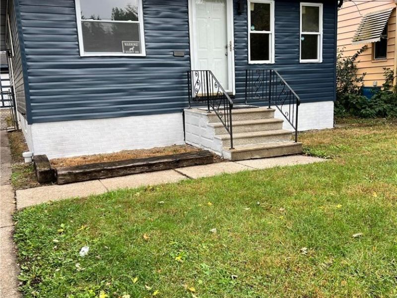 12530 North Road, Cleveland, OH 44111 Photo 2