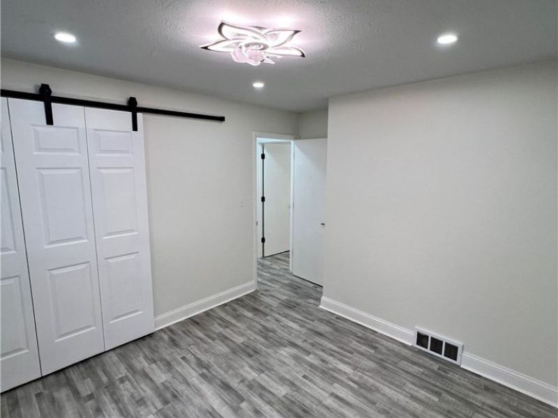 12530 North Road, Cleveland, OH 44111 Photo 21