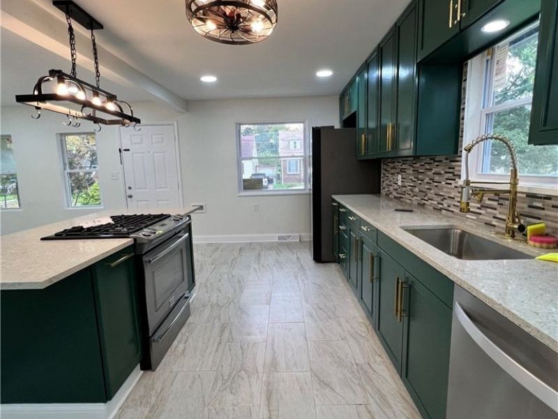 12530 North Road, Cleveland, OH 44111 Photo 6