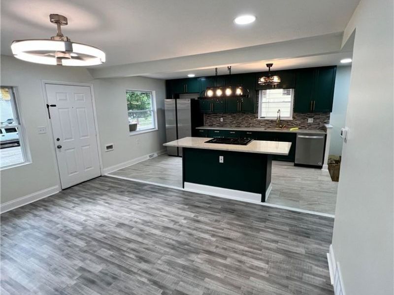 12530 North Road, Cleveland, OH 44111 Photo 8