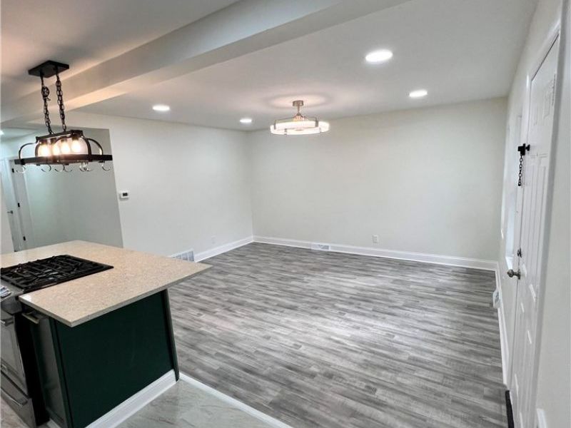 12530 North Road, Cleveland, OH 44111 Photo 9