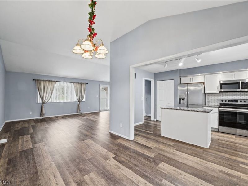 25090 Arlington Lane, North Olmsted, OH 44070 Photo 10