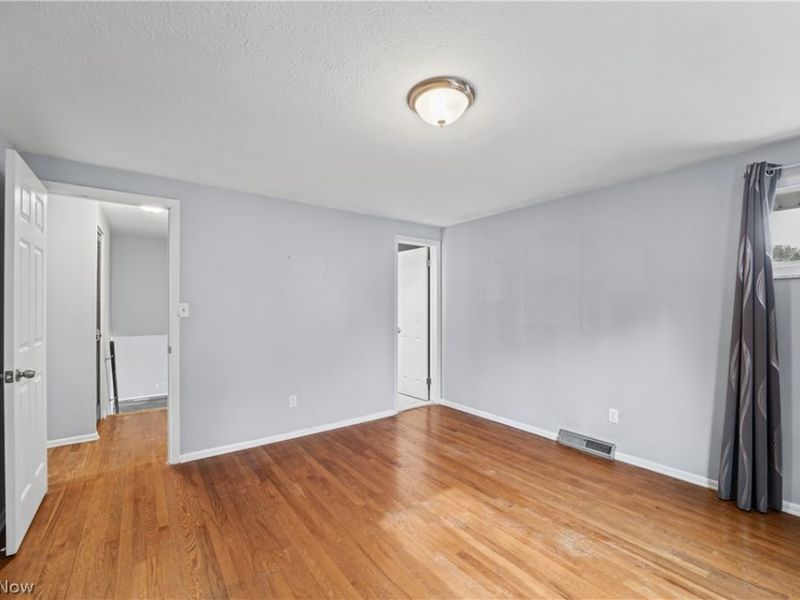 25090 Arlington Lane, North Olmsted, OH 44070 Photo 17
