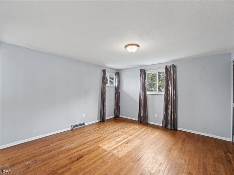 25090 Arlington Lane, North Olmsted, OH 44070 Photo 18