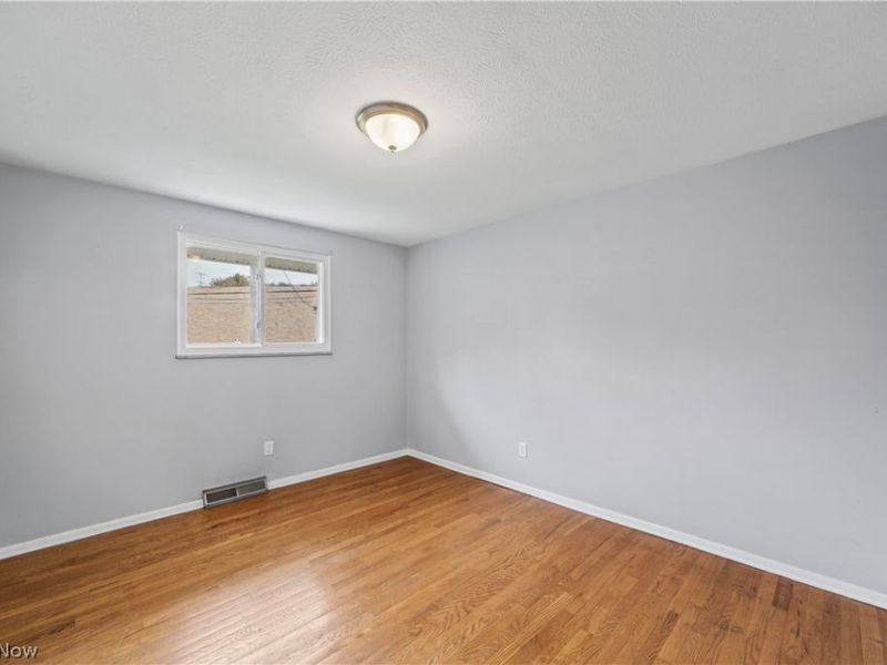 25090 Arlington Lane, North Olmsted, OH 44070 Photo 21