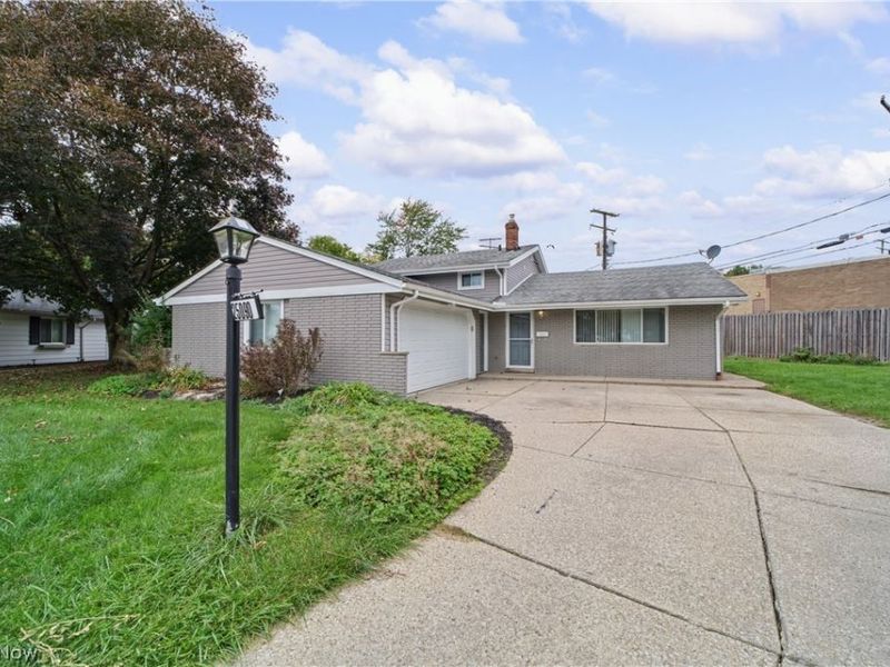 25090 Arlington Lane, North Olmsted, OH 44070 Photo 35