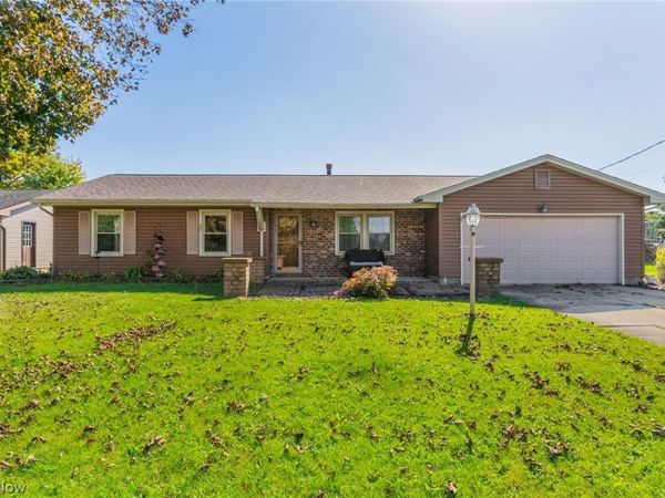 5601 London Drive , Austintown, OH 44515