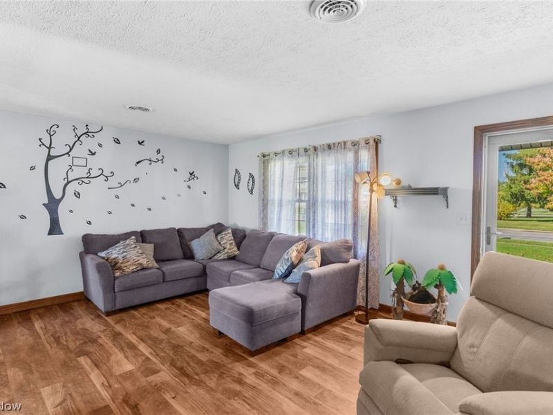 5601 London Drive, Austintown, OH 44515 Photo 3