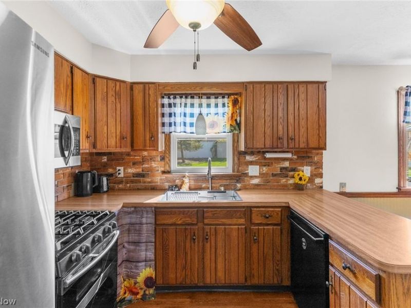 5601 London Drive, Austintown, OH 44515 Photo 7