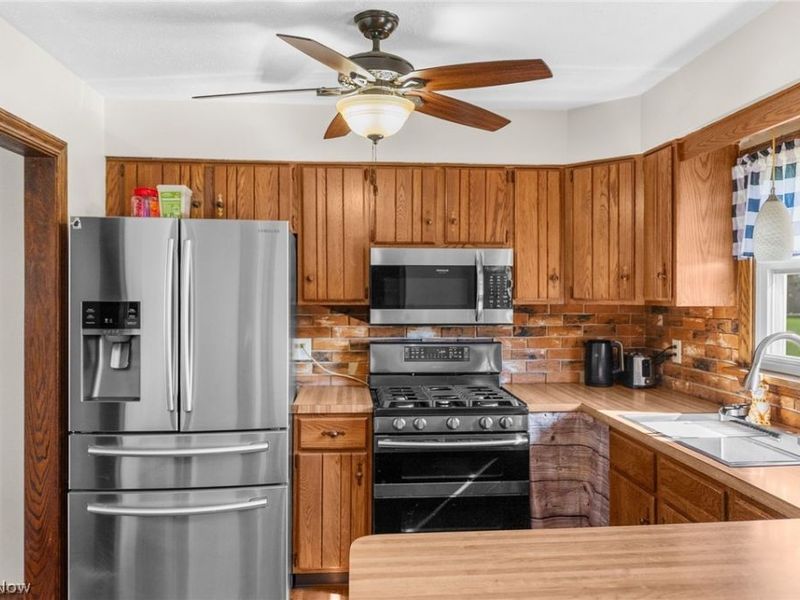 5601 London Drive, Austintown, OH 44515 Photo 9