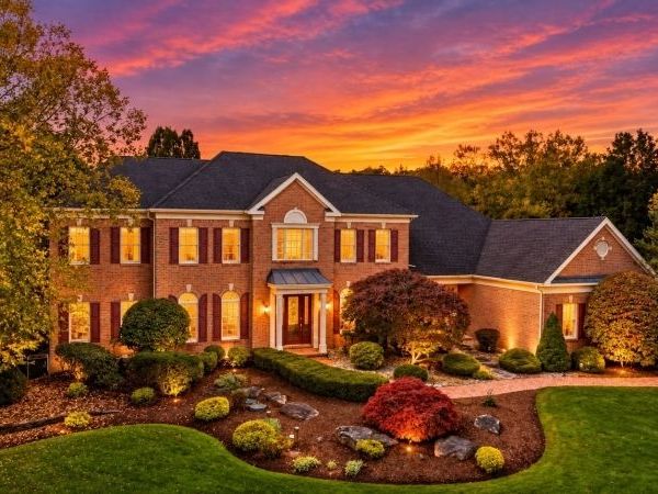 3 Perry Rd, Clinton, NJ 08801