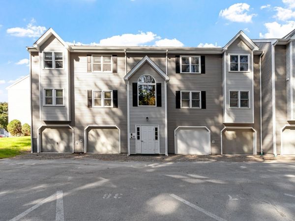 74 Tennis Plaza Rd, Unit 40, Dracut, MA 01826