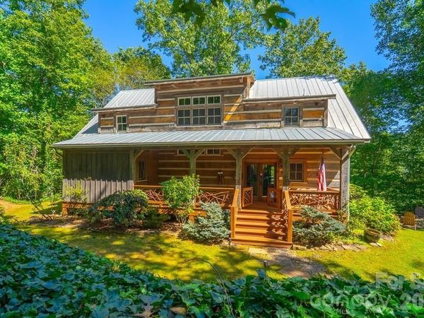 246 Fiddle And A Bow Lane , Sylva, NC 28779