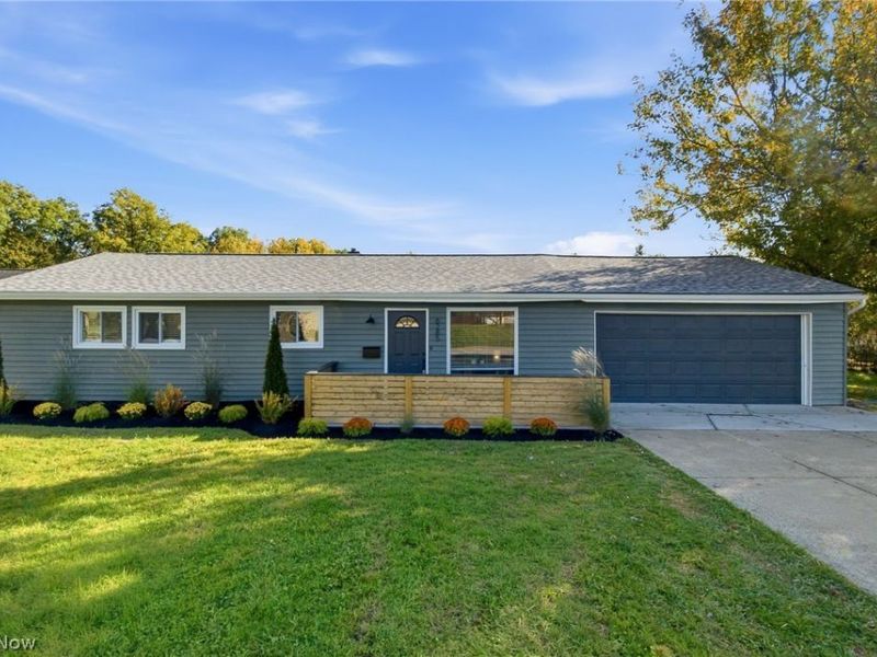 6285 Harrow Court, Bedford Heights, OH 44146 Photo 1