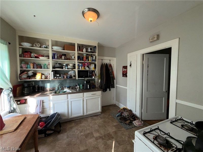 3210 W 112th Street, Cleveland, OH 44111 Photo 10