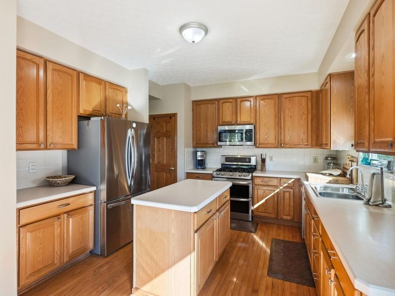 5264 Meadow Grove Drive , Grove City, OH 43123 Photo 15