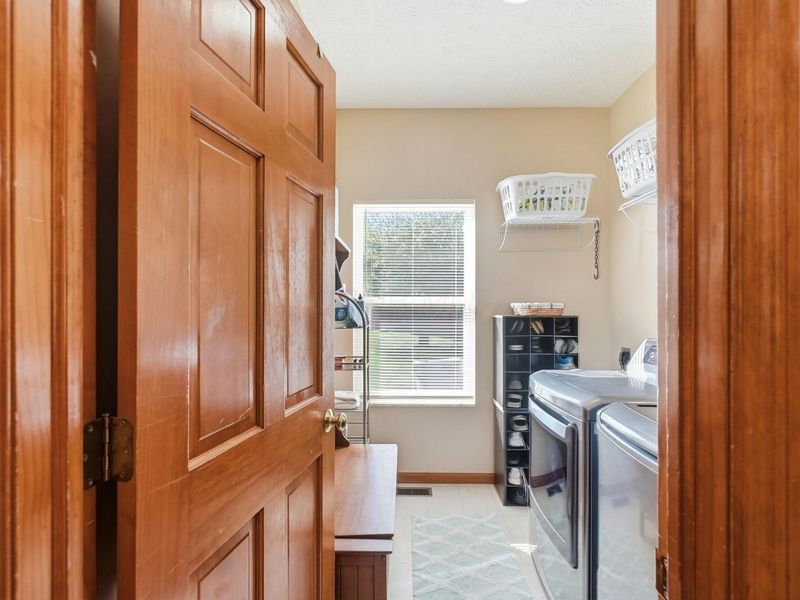 5264 Meadow Grove Drive , Grove City, OH 43123 Photo 22