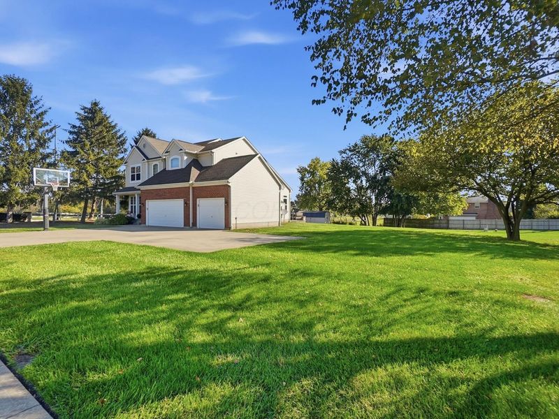 5264 Meadow Grove Drive , Grove City, OH 43123 Photo 3