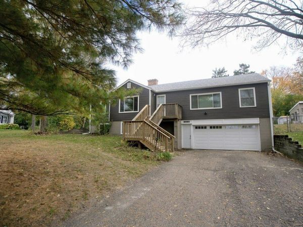 13510 Knollway Drive N, Minnetonka, MN 55305