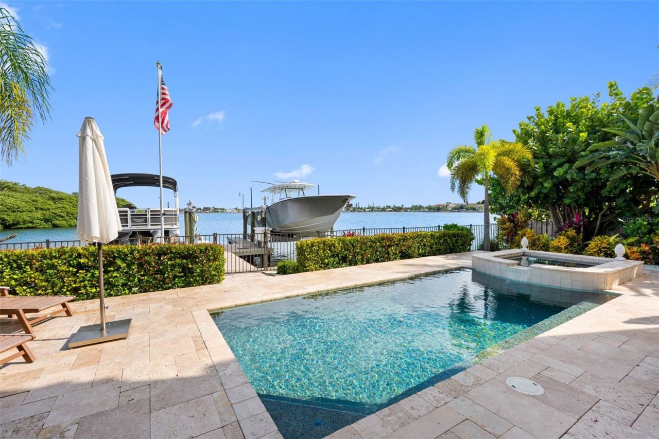 505 Harbor Drive, Belleair Beach, FL 33786 Photo
