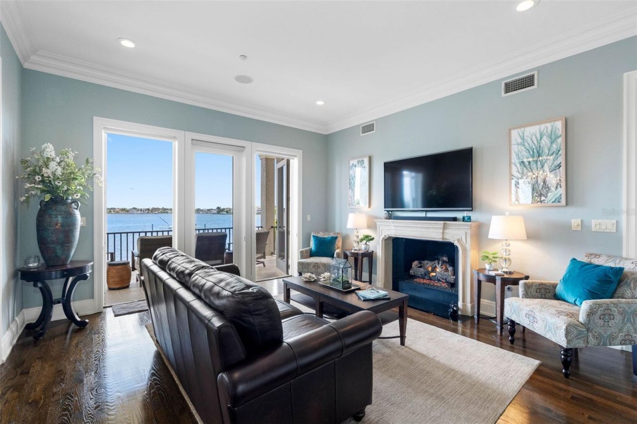 505 Harbor Drive, Belleair Beach, FL 33786 Photo